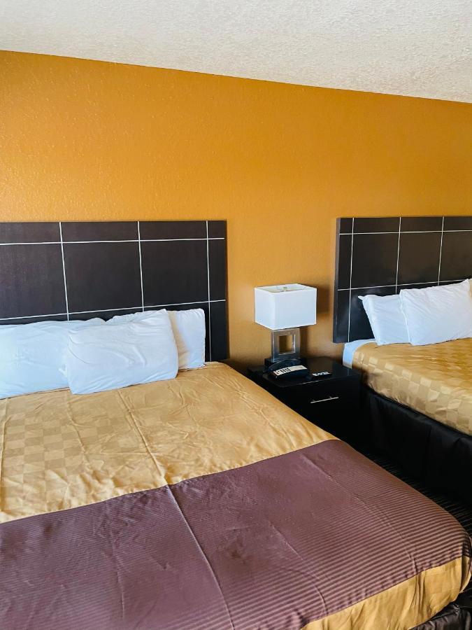 Sona Inn Dilley Екстер'єр фото